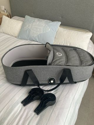 Capazo Bugaboo Bee con colchón y adaptadores