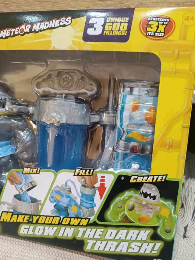 Goo Jit Zu Hero Creator Brilla Oscuridad