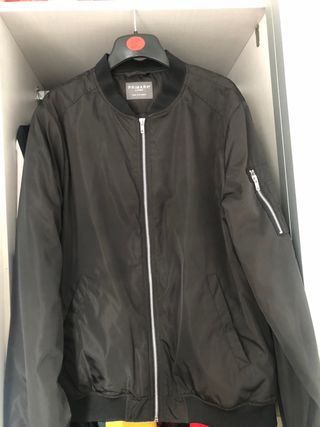 Cazadora Bomber Negra Primark Talla L