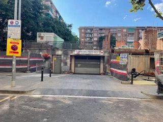 Garaje en venta en Gavarra en Cornellà de Llobregat