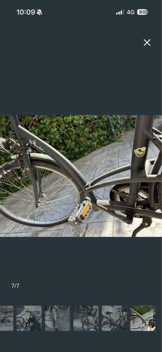 Bicicleta de paseo con cesta.