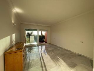 Piso en alquiler en Los Naranjos - Las Brisas en Marbella