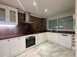 Piso en alquiler en Los Naranjos - Las Brisas en Marbella