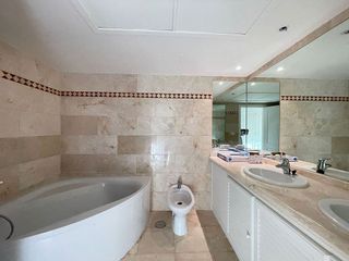 Piso en alquiler en Los Naranjos - Las Brisas en Marbella