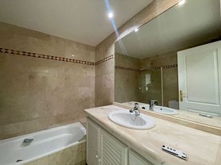 Piso en alquiler en Los Naranjos - Las Brisas en Marbella