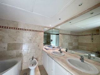 Piso en alquiler en Los Naranjos - Las Brisas en Marbella