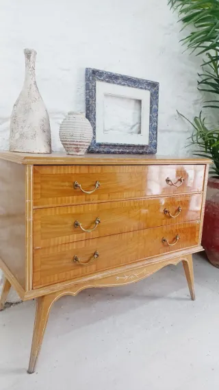 Cómoda vintage madera años 50–60