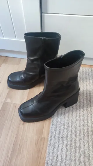 Botines de tacón negros
