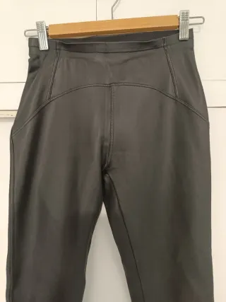 Pantalón Negro Imitación Cuero