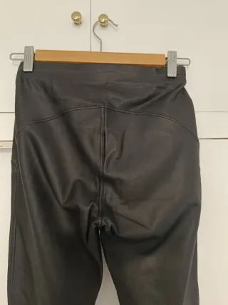 Pantalón Negro Imitación Cuero