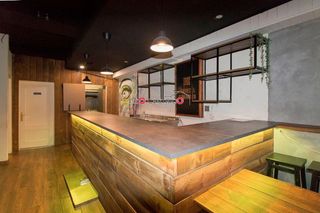 Local comercial en alquiler en Ensanche en Coruña (A)