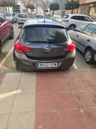 Opel Astra 2011