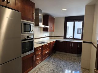 Piso en alquiler en Ciudad Jardín - Zoco en Córdoba