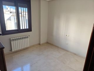 Piso en alquiler en Ciudad Jardín - Zoco en Córdoba