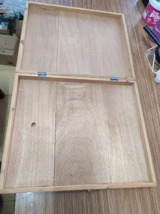 Caja de madera antigua,41 x 33.5 cm