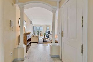 Piso en venta en Los Naranjos - Las Brisas en Marbella