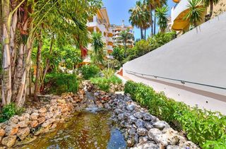 Piso en venta en Los Naranjos - Las Brisas en Marbella