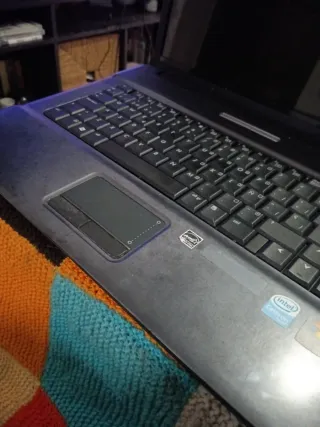 Portátil HP Gris y Negro