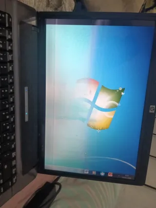 Portátil HP Gris y Negro