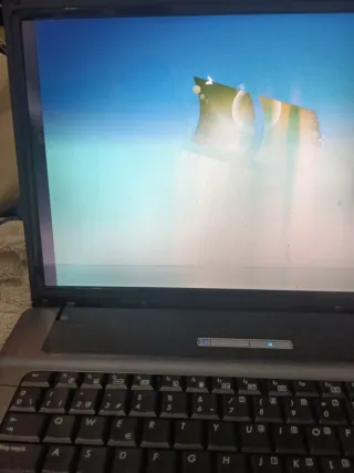 Portátil HP Gris y Negro