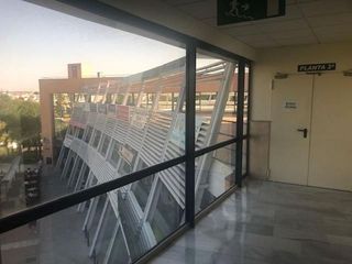 Oficina en venta en Centro en Tomares