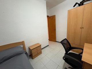 Piso en alquiler en Pajaritos - Plaza de Toros en Granada