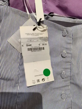 Blusa nueva con mangas abullonadas