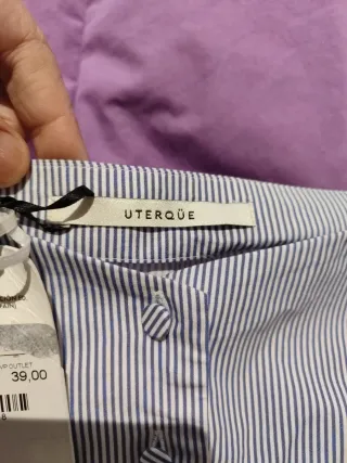 Blusa nueva con mangas abullonadas