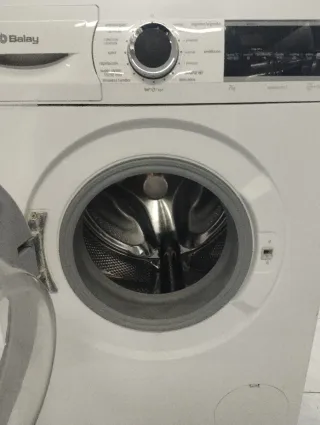 LAVADORA MARCA BALAY De 7 KG