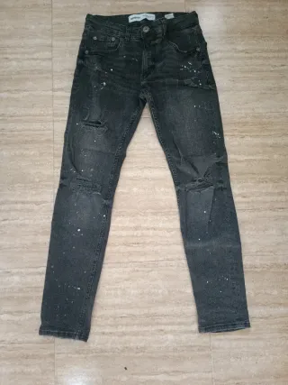 Pantalón vaquero negro Bershka con pintura