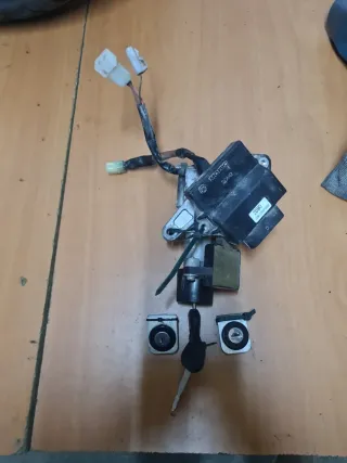 Yamaha XMAX 125 (2015) Bombín y Llaves