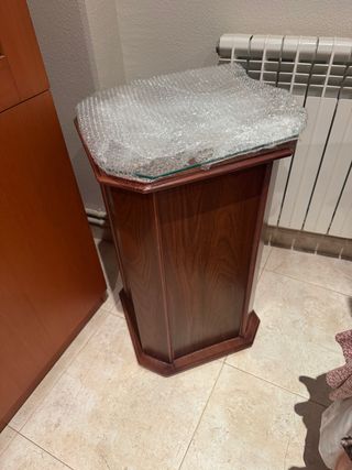 Mueble expositor guardabombonas madera y cristal