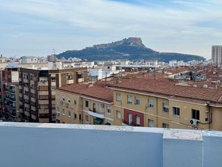 Ático en alquiler en Altozano - Conde Lumiares en Alicante