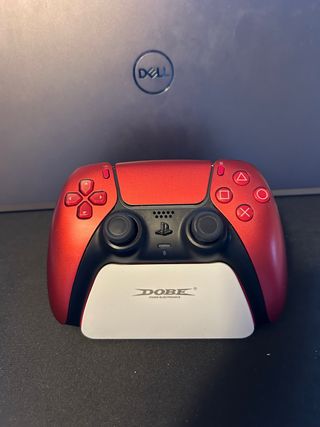 Mando PS5 Volcanic Red con joysticks magnéticos