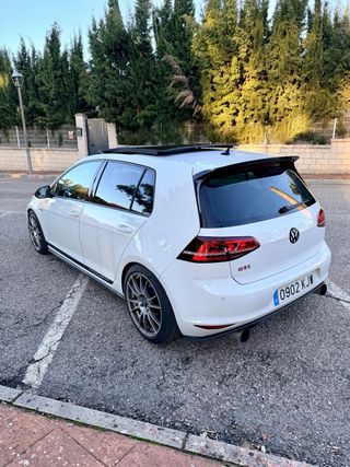 Volkswagen Golf MK 7 GTI PERFORMANCE.