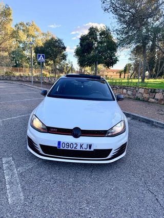 Volkswagen Golf MK 7 GTI PERFORMANCE.