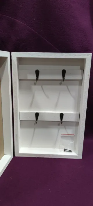 Caja de llaves decorativa