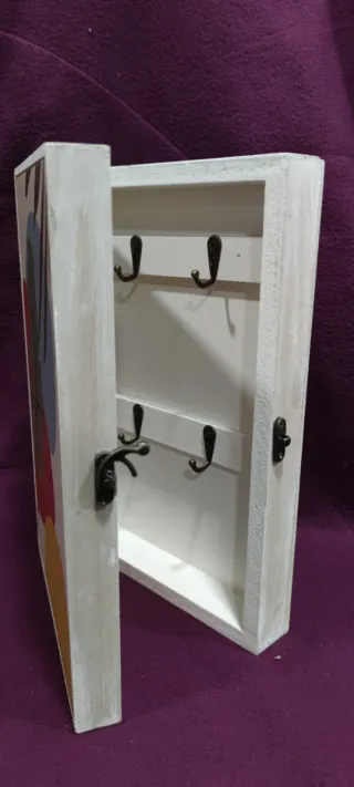 Caja de llaves decorativa