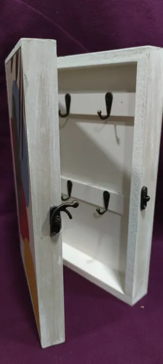 Caja de llaves decorativa