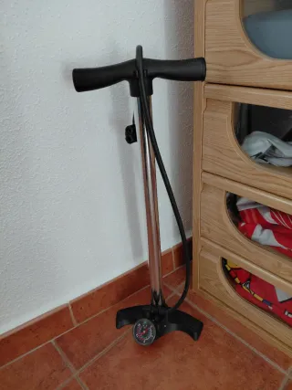 Bomba de inflado para bicicleta y balones