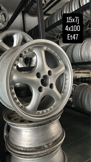 várias Llantas 4x100