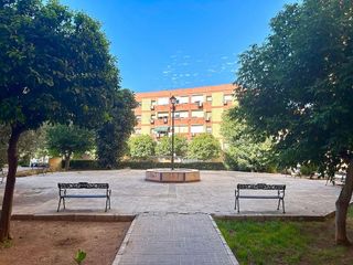 Piso en venta en Pineda en Sevilla