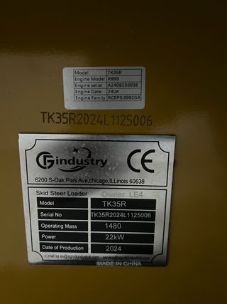 Mini pala cargadora CFG TK35R Como nueva