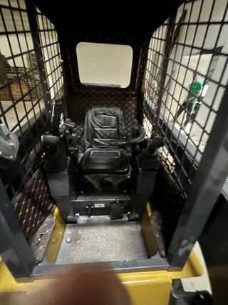 Mini pala cargadora CFG TK35R Como nueva