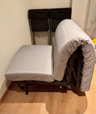 Sofá-cama NUEVO!Precio en tienda 359€! Y MONTADO!!