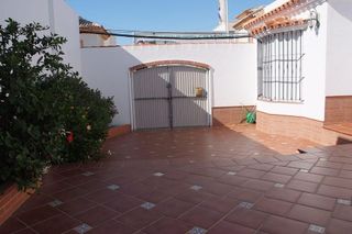 Chalet en venta en La Banda - Campo de Fútbol en Chiclana de la Frontera