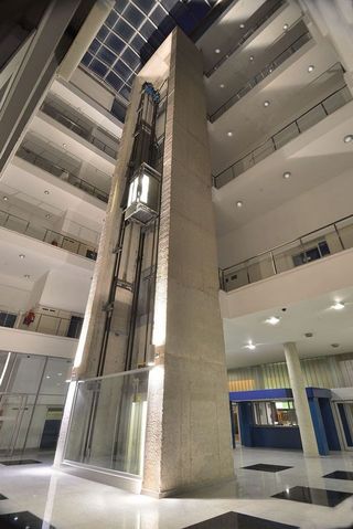 Oficina en alquiler en Virgen del Cortijo - Manoteras en Madrid