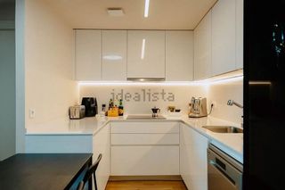 Piso en venta en Valdeacederas en Madrid