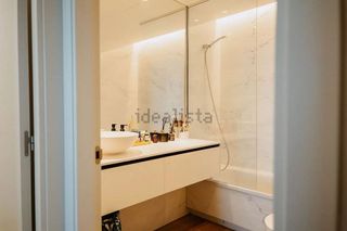 Piso en venta en Valdeacederas en Madrid