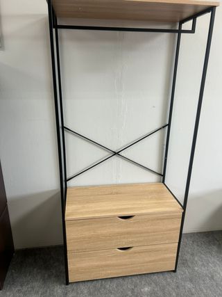 Colgador estilo industrial con cajones